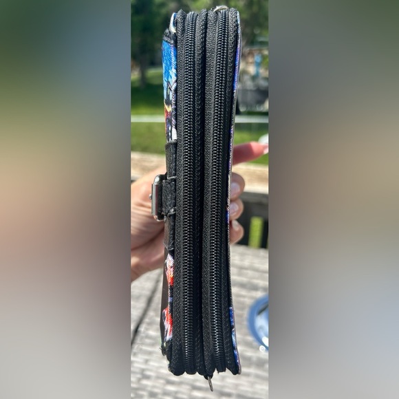 Bueno Butterfly Zip Around Crossbody Wallet Bag w/ Detachable Adjustable Strap - Picture 7 of 12